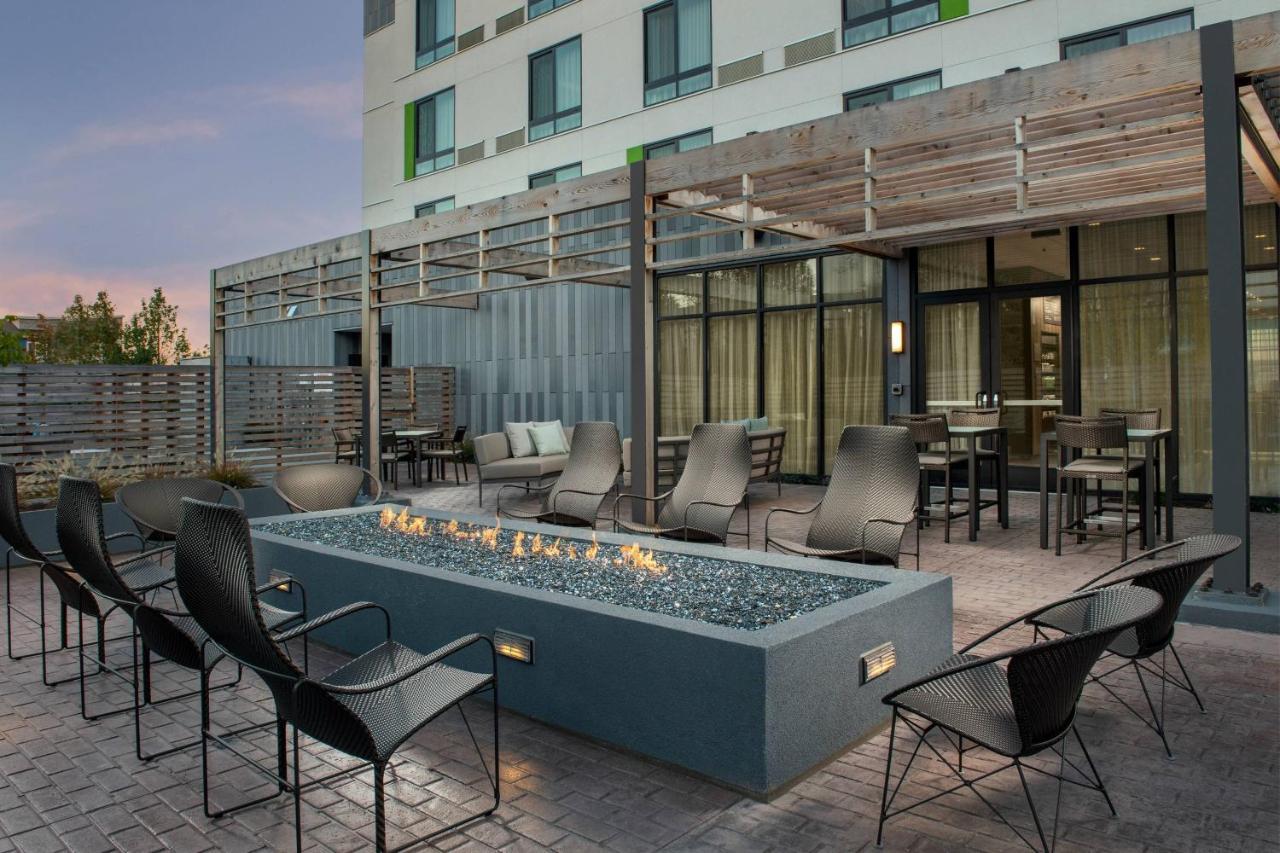 Courtyard Portland East Hotel Fairview Eksteriør billede